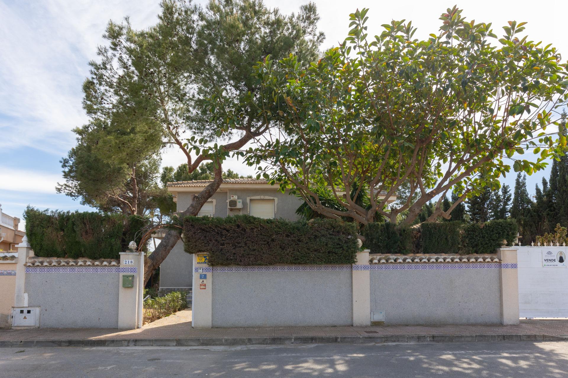 Terrace in villa for sale in Rojales
