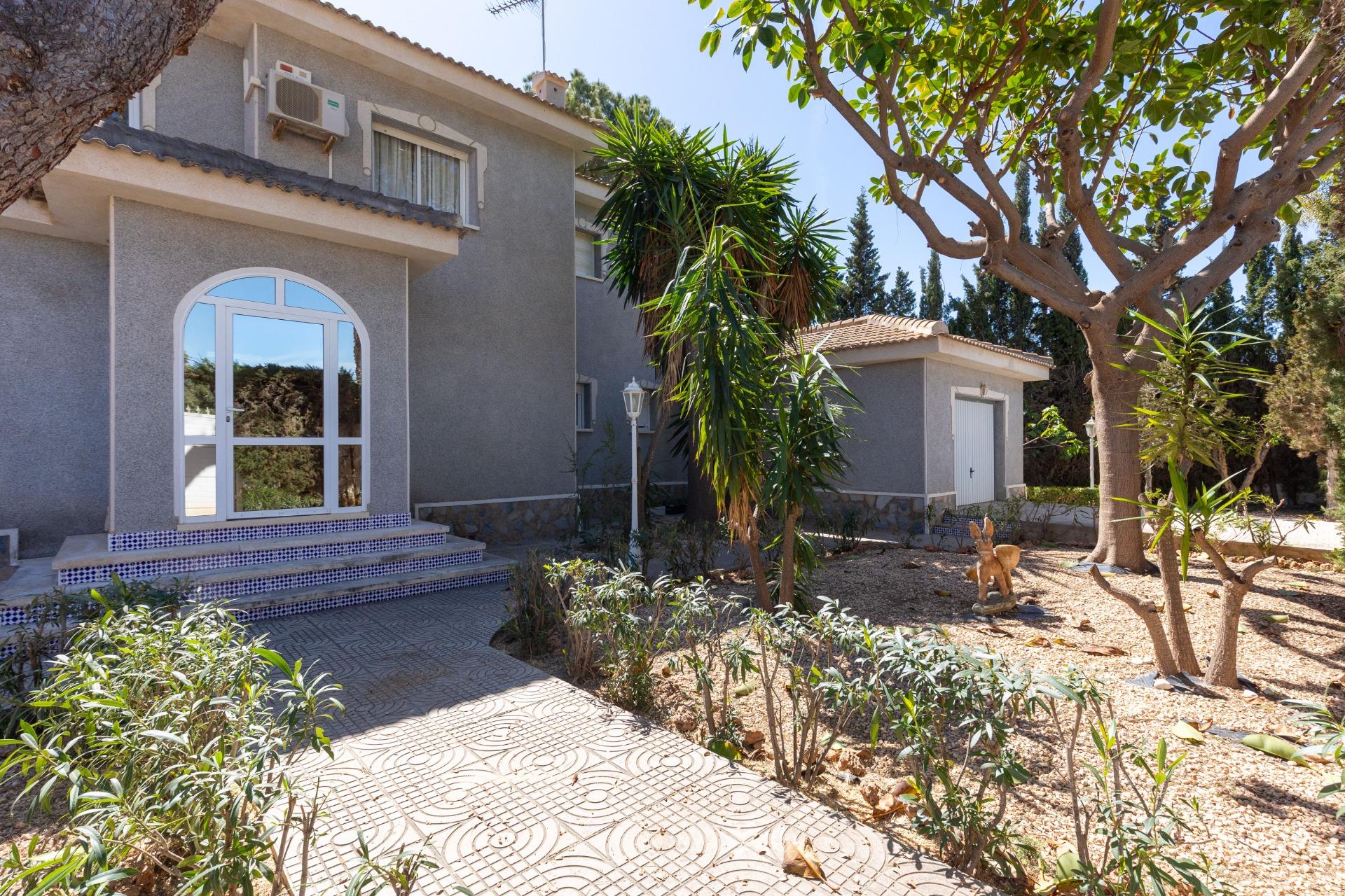 Kitchen in villa for sale in Rojales