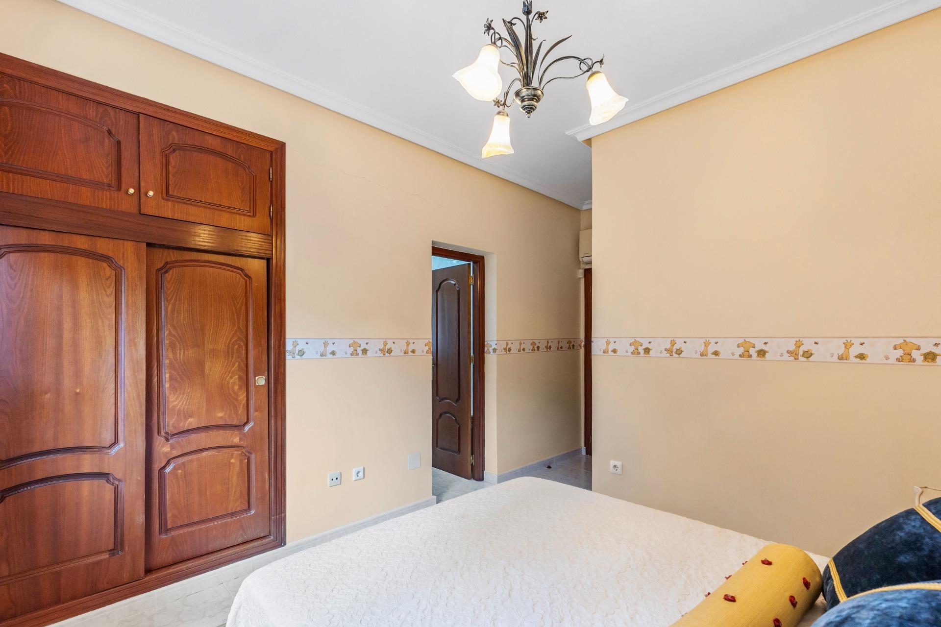 Garden in villa for sale in Rojales