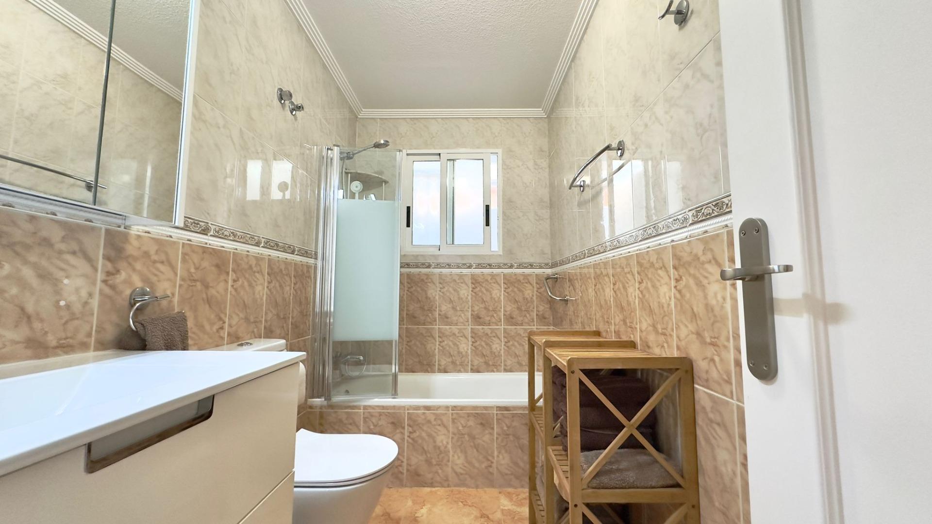 Garden in bungalow for sale in Torrevieja