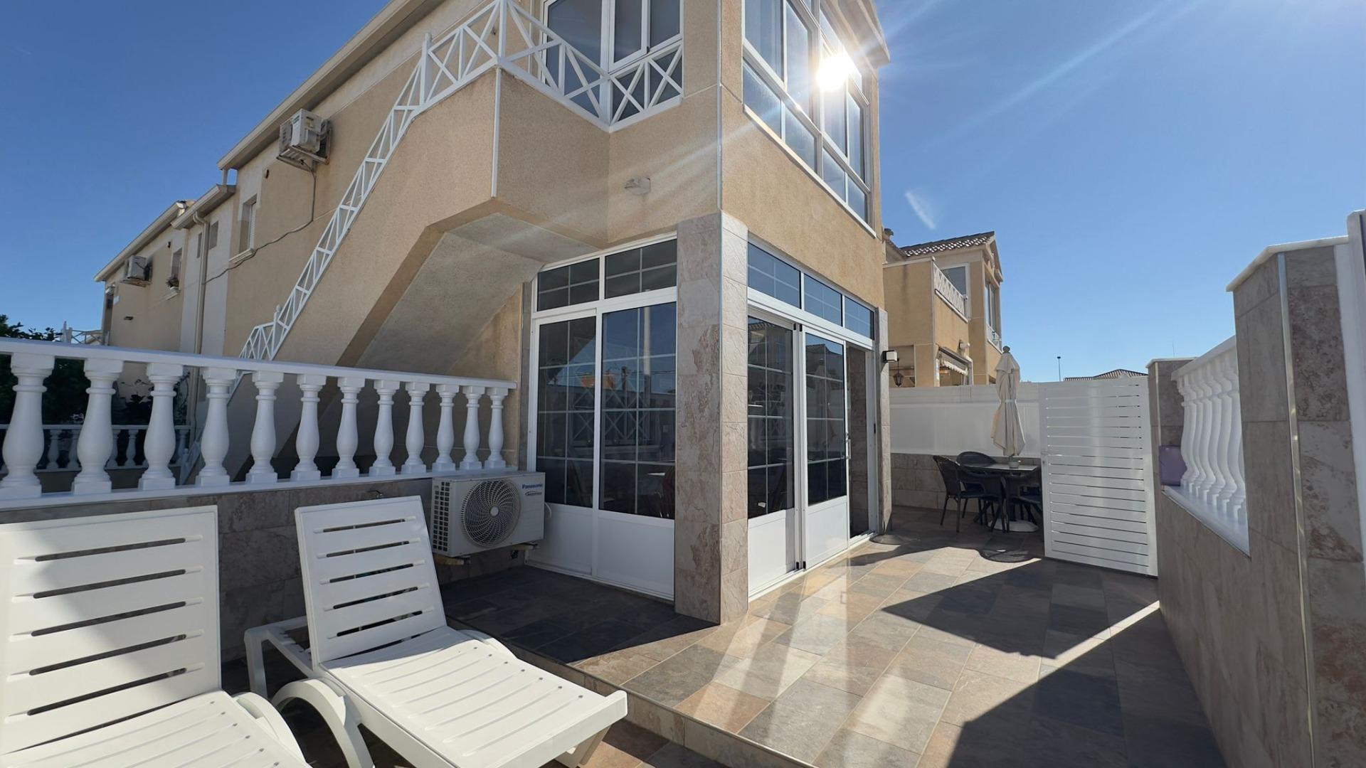 Master bedroom in bungalow for sale in Torrevieja