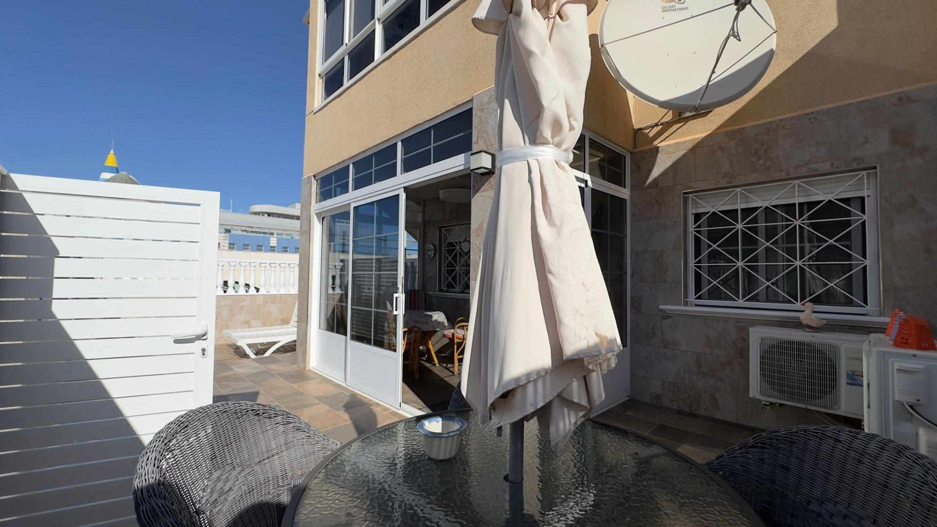 Garden in bungalow for sale in Torrevieja