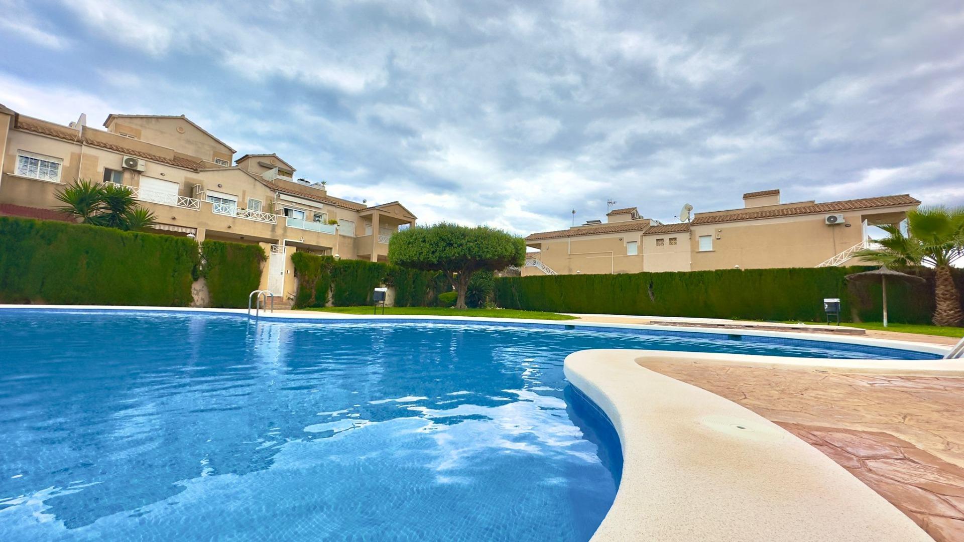 Terrace in bungalow for sale in Torrevieja