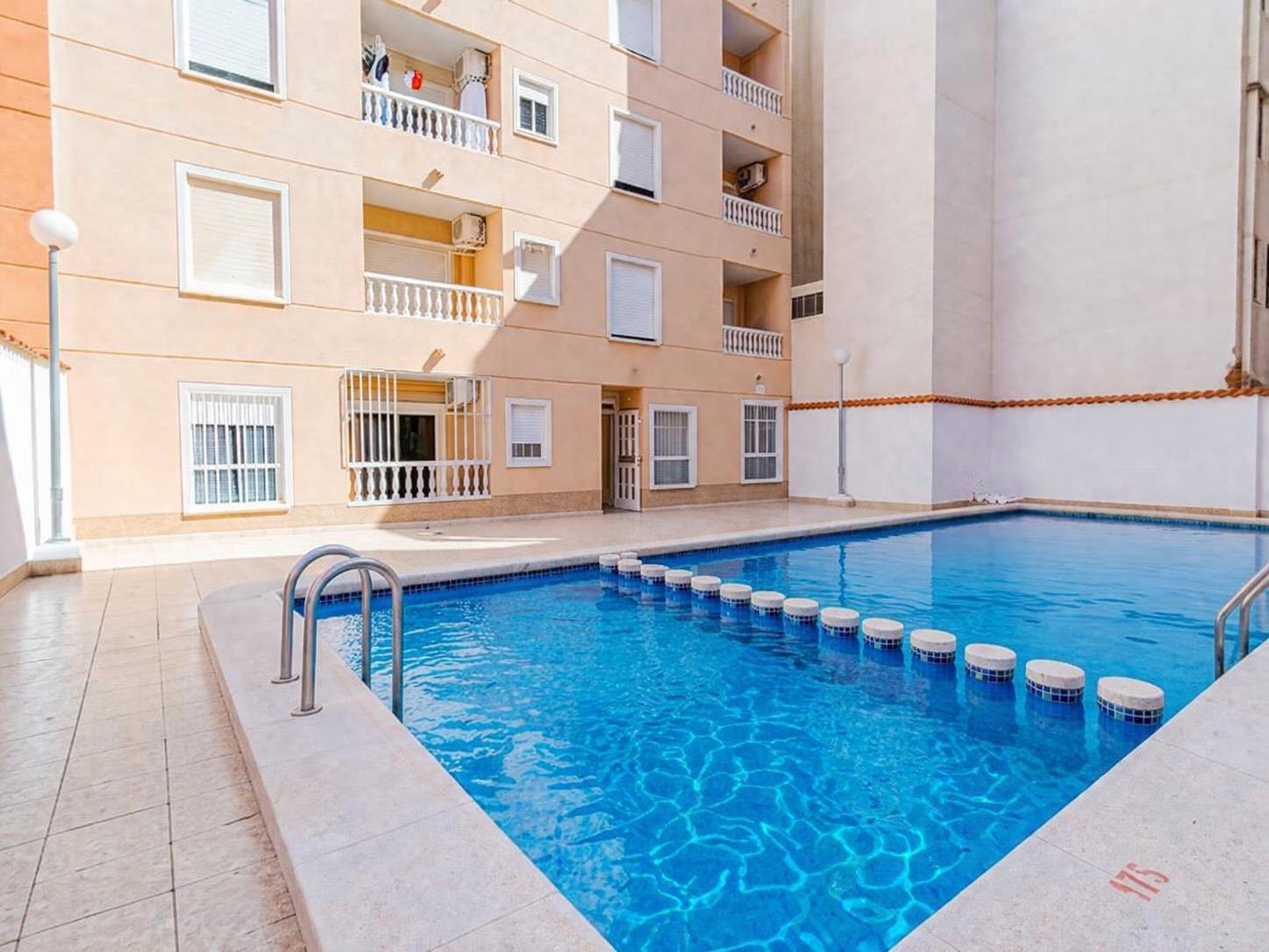 Bedroom in apartment for sale in Torrevieja