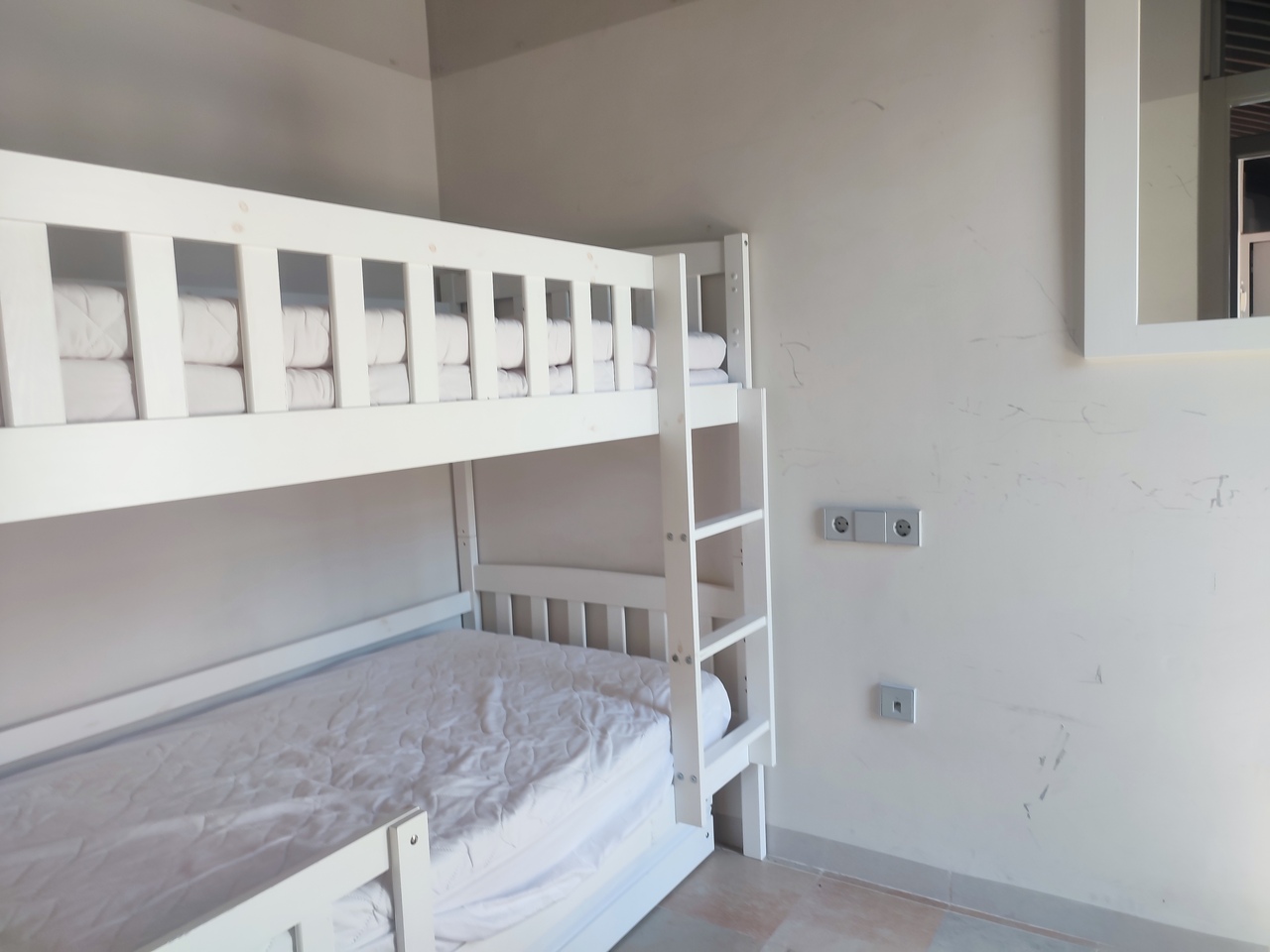 Master bedroom in villa for sale in Peraleja Golf