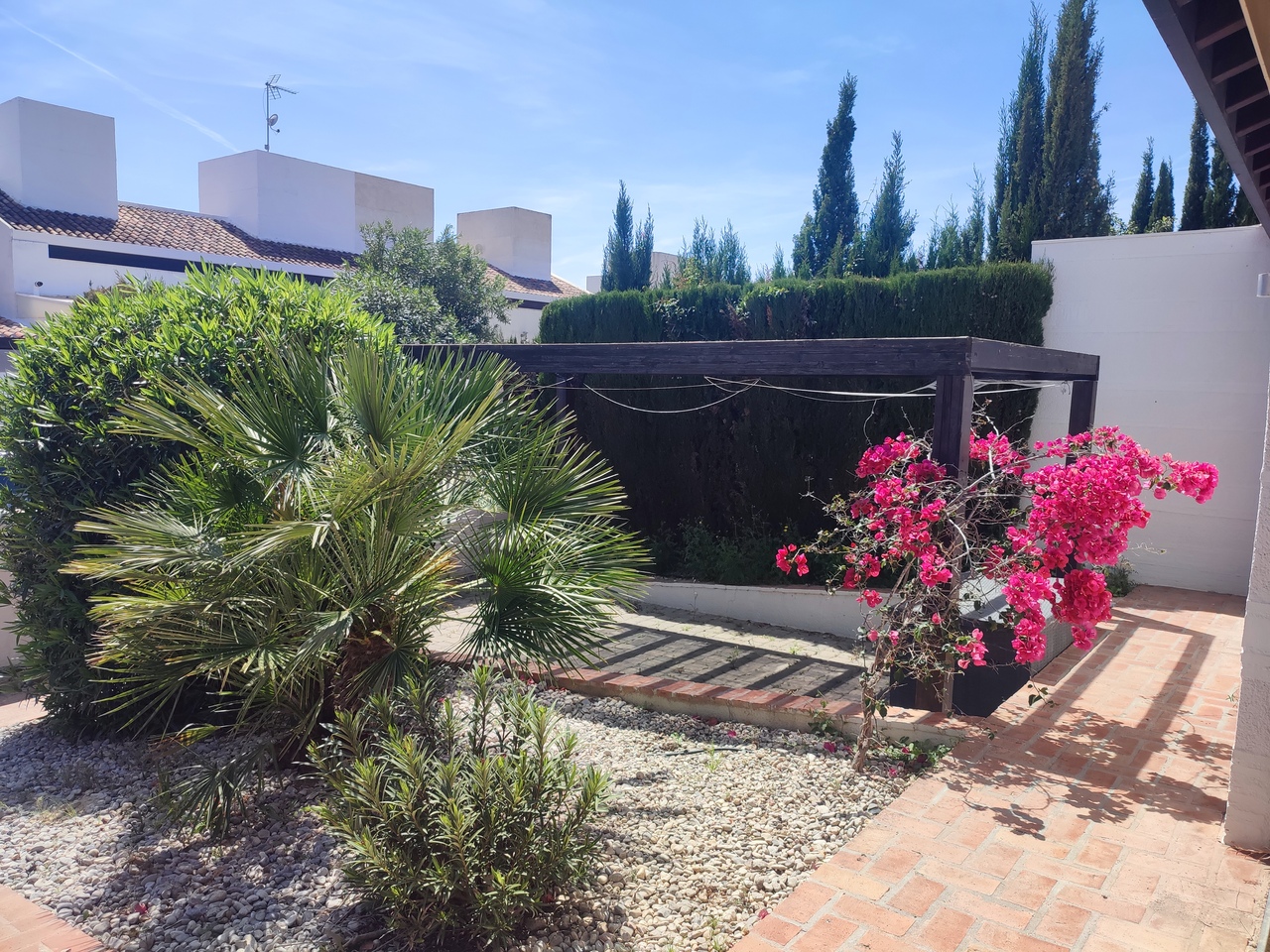 Dining area in villa for sale in Peraleja Golf