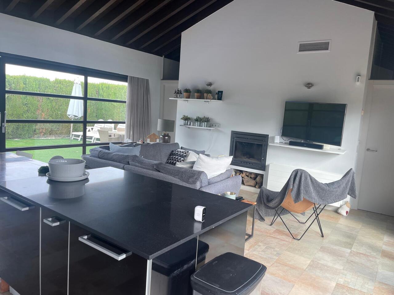 Garden in villa for sale in Peraleja Golf