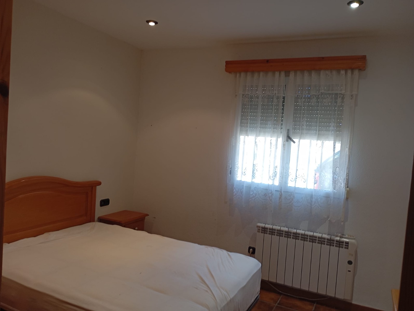Bedroom in villa for sale in Yecla