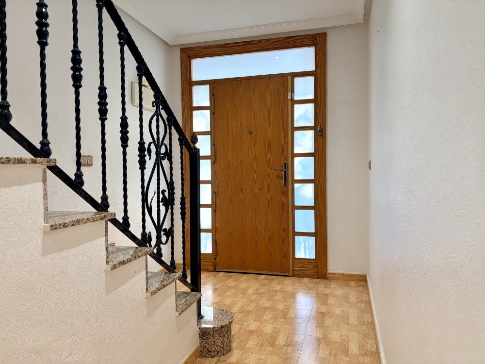 Bedroom in terraced for sale in Formentera del Segura