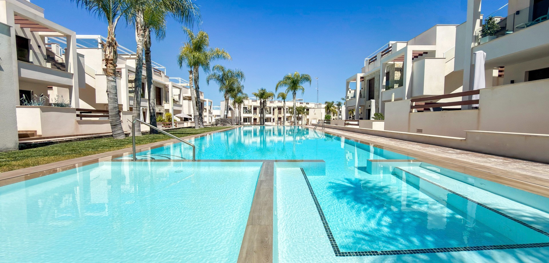 Pool area in apartment for sale in Torrevieja