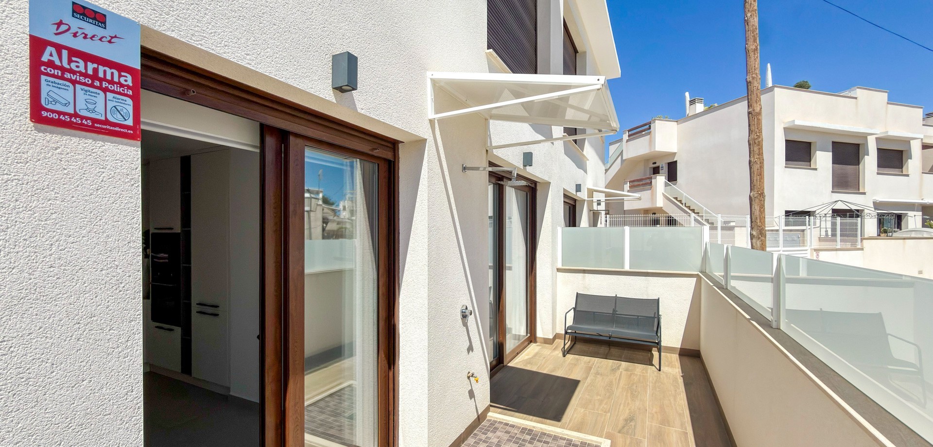 Master bedroom in apartment for sale in Torrevieja