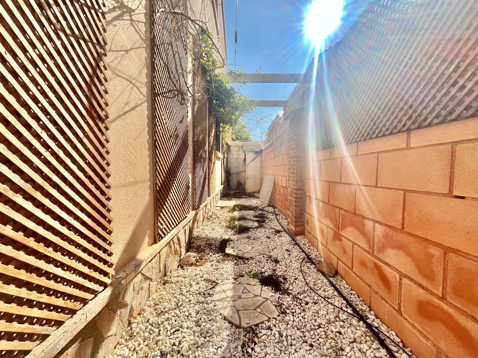 Garden in villa for sale in Orihuela Costa