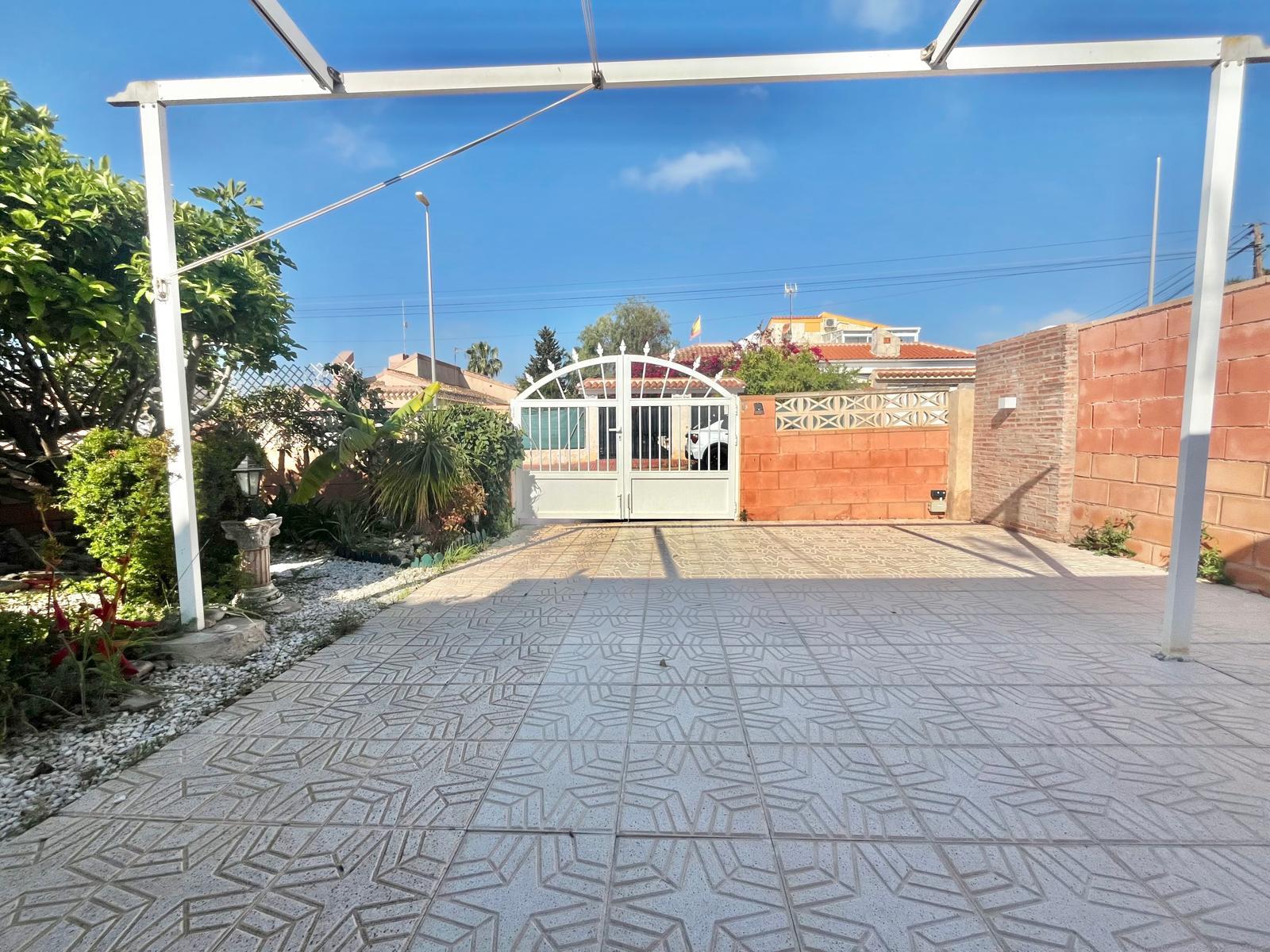Terrace in villa for sale in Orihuela Costa