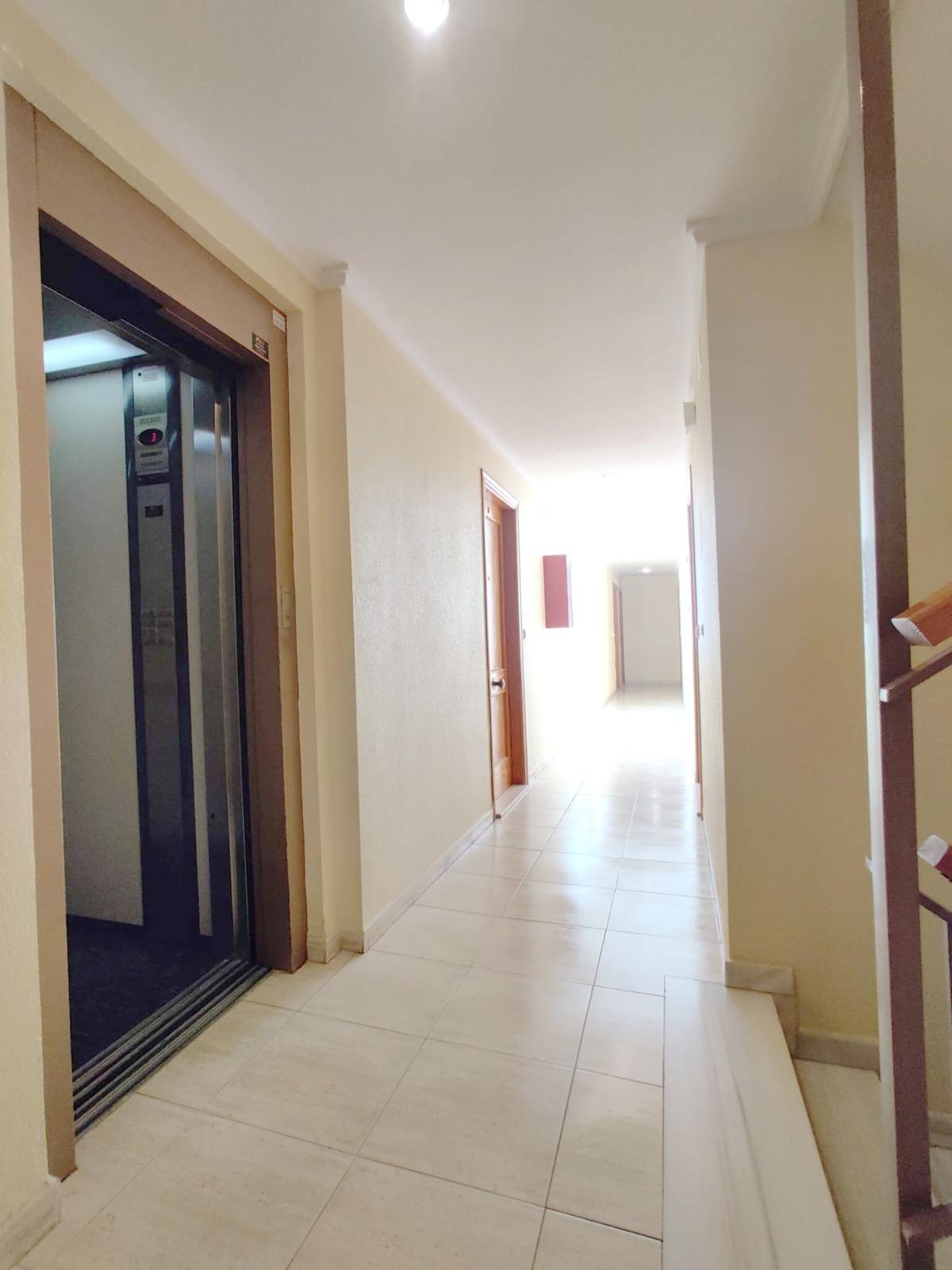 Bathroom in penthouse for sale in Torrevieja