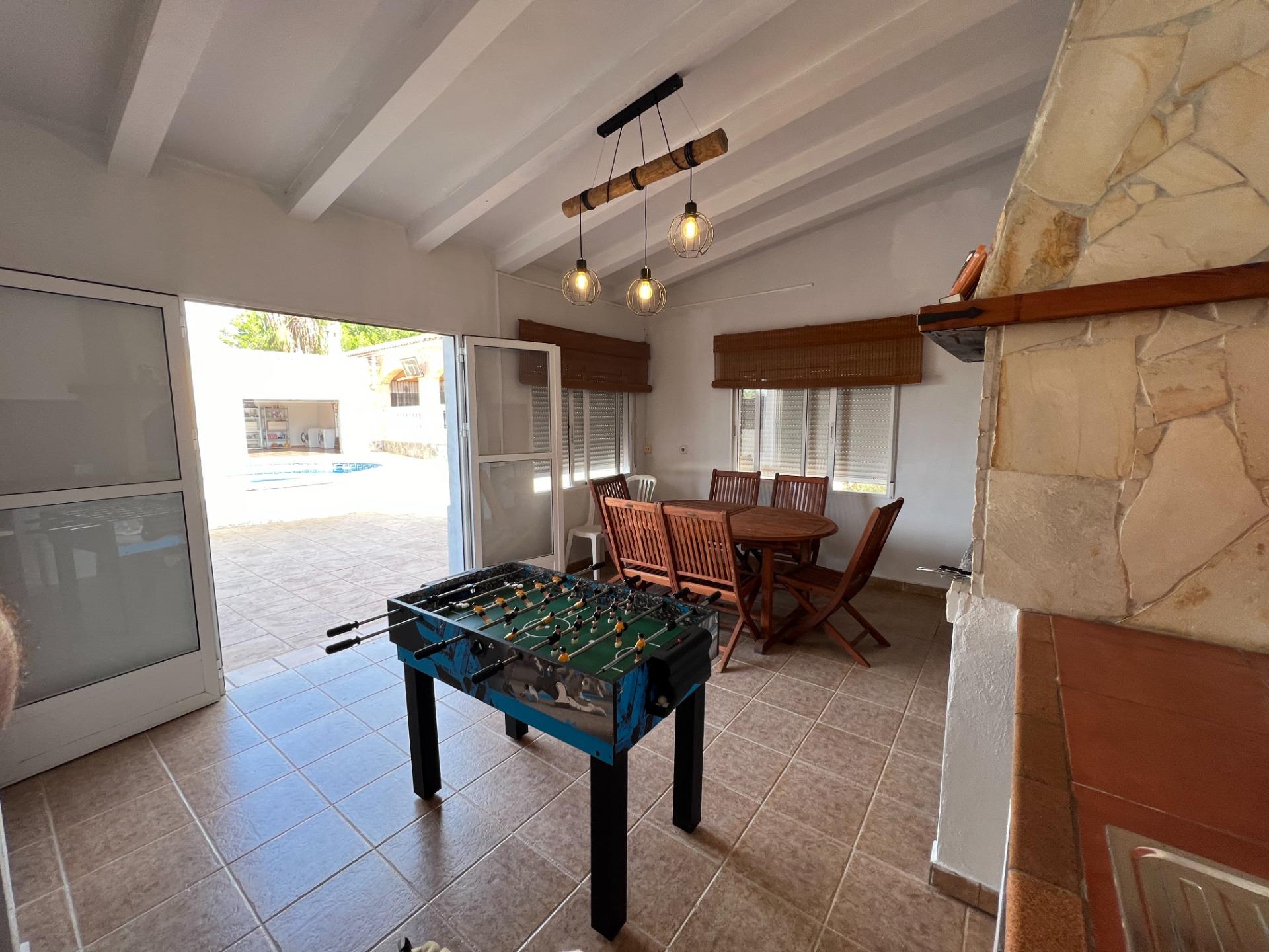 Garden in villa for sale in Dolores
