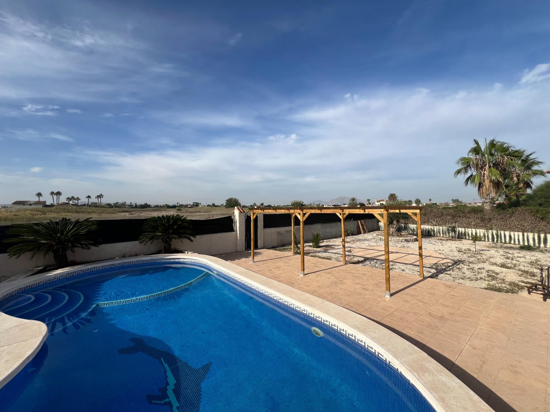 Terrace in villa for sale in Dolores