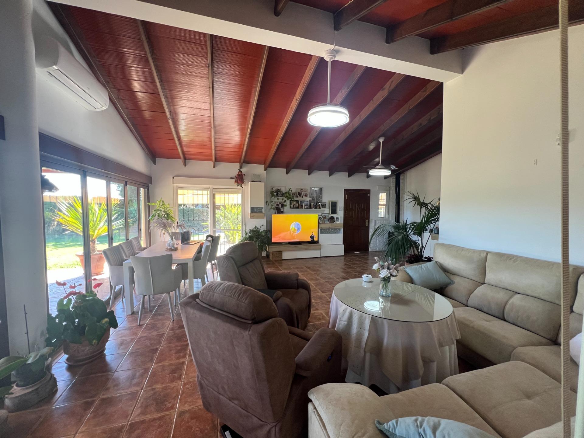 Dining area in finca for sale in Dolores