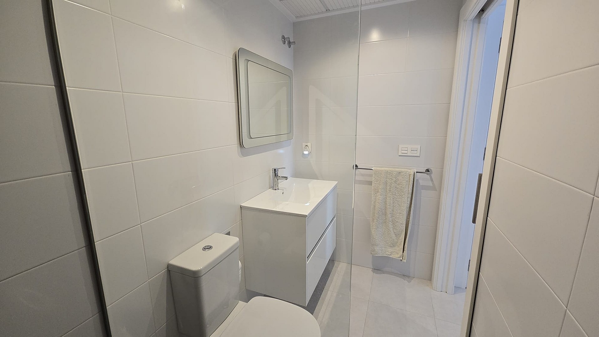 Bathroom in penthouse for sale in San Pedro del Pinatar