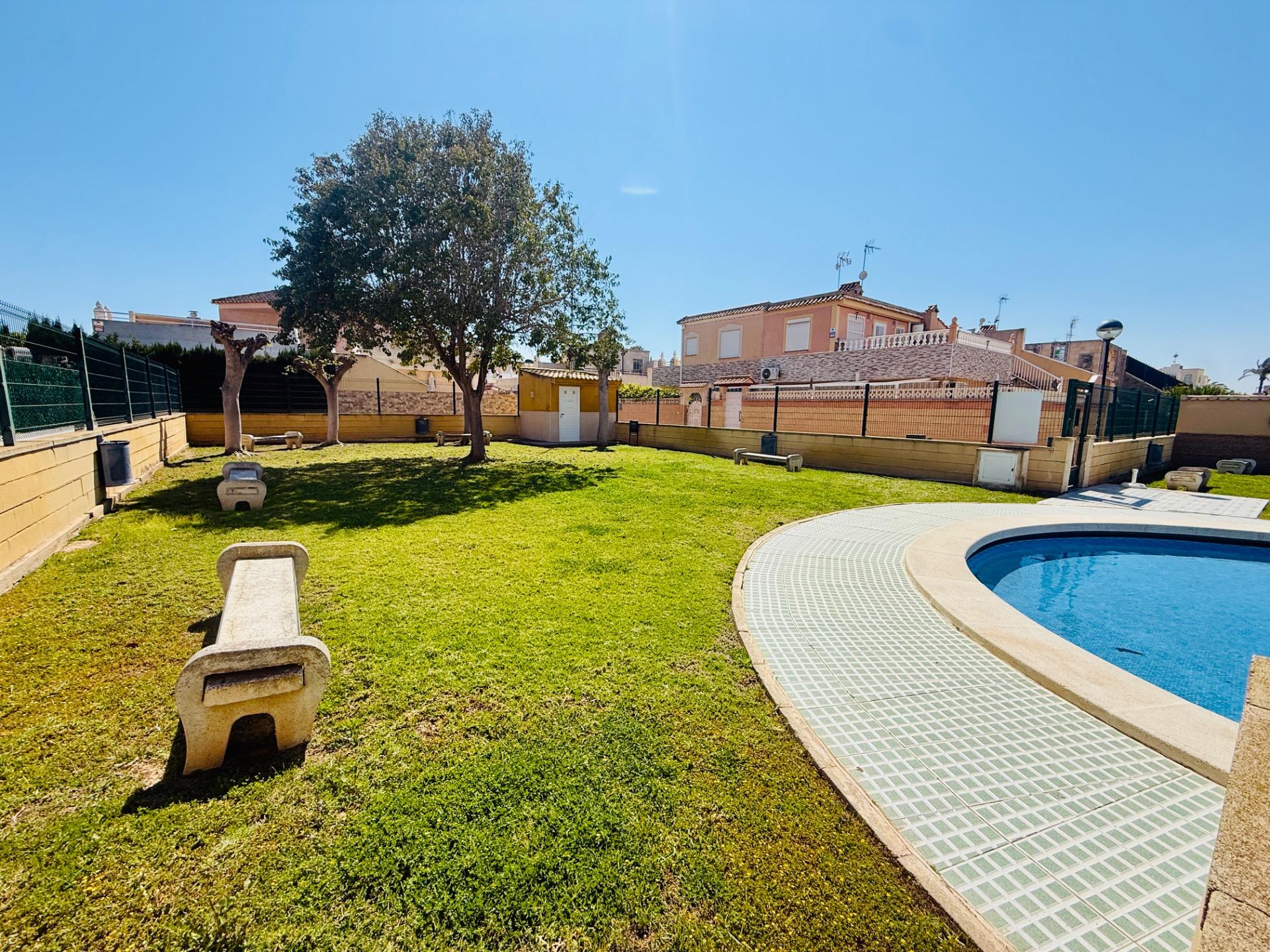 Garden in terraced for sale in Torrevieja