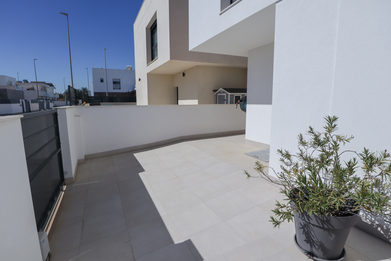 Bedroom in villa for sale in Daya Vieja