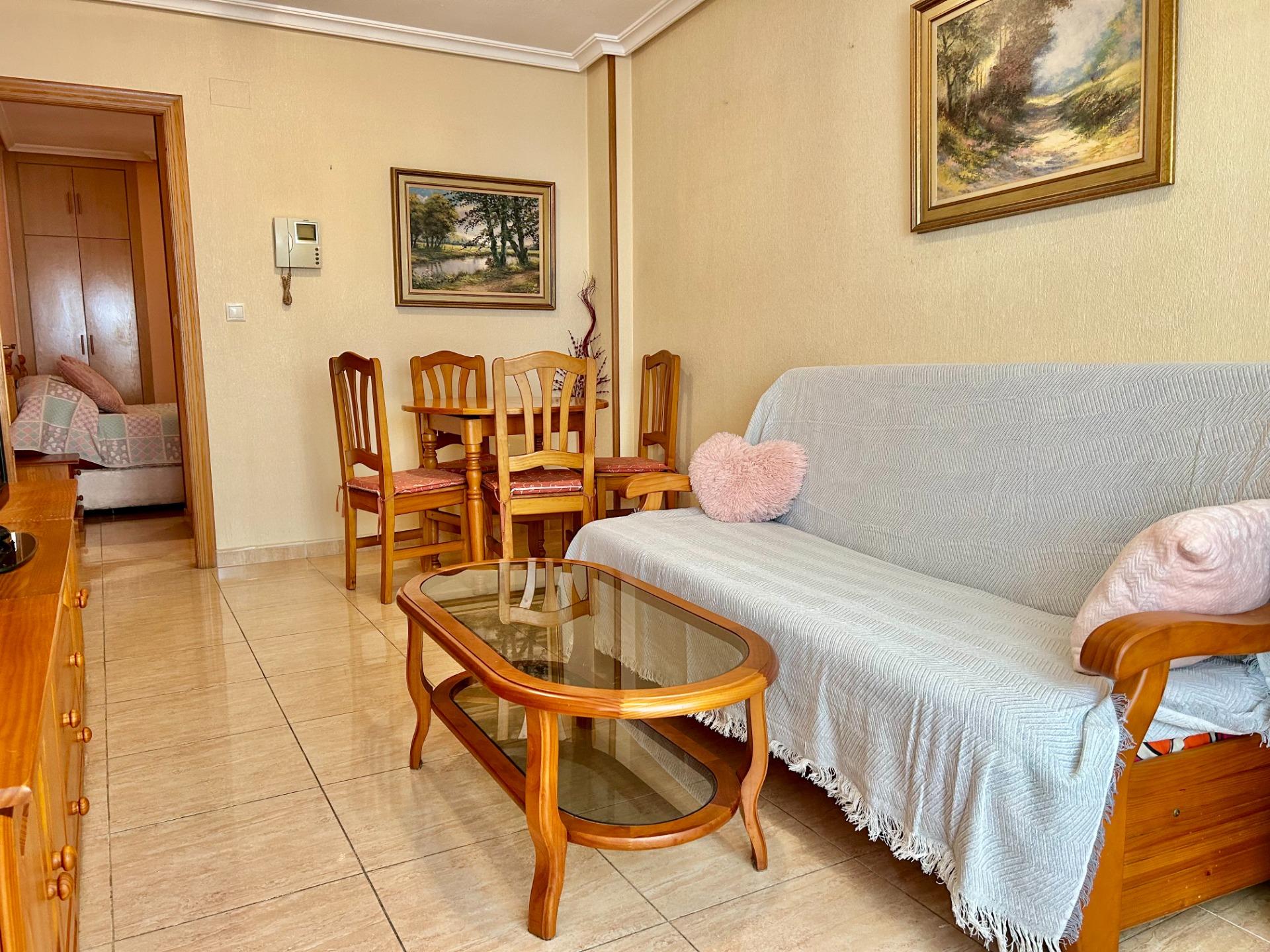 Master bedroom in apartment for sale in Torrevieja