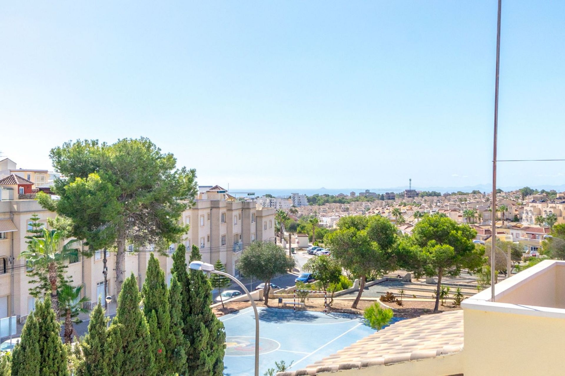 Kitchen in villa for sale in Orihuela Costa