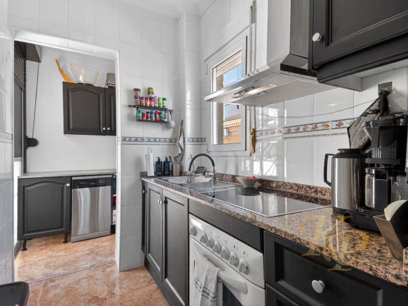 Master bedroom in apartment for sale in Torrevieja