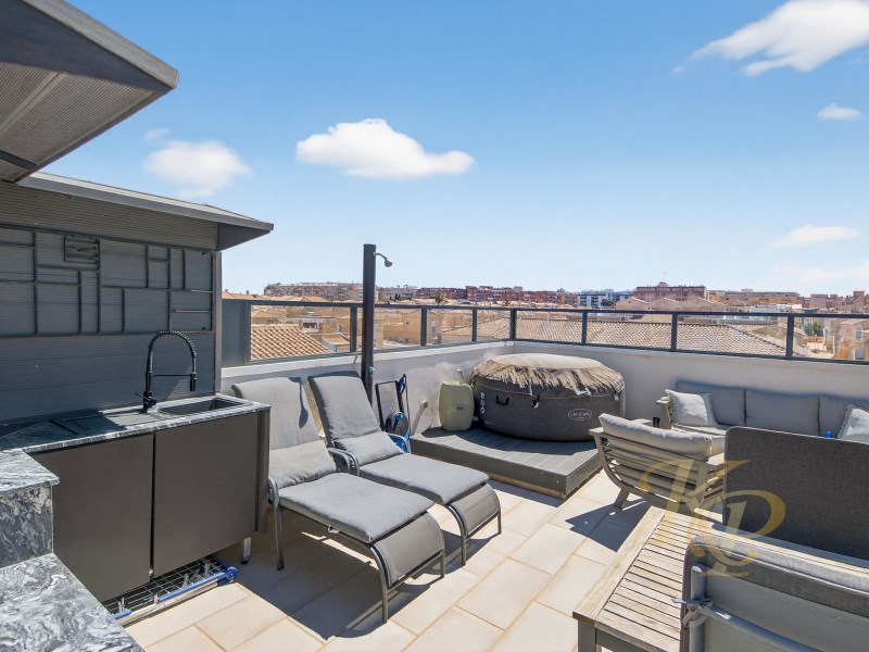 Terrace in apartment for sale in Torrevieja