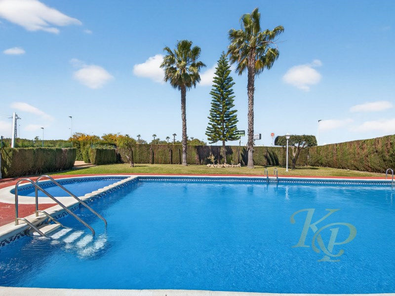 Bedroom in apartment for sale in Torrevieja