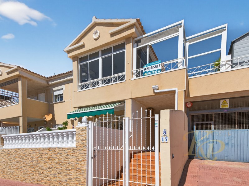 Kitchen in apartment for sale in Torrevieja