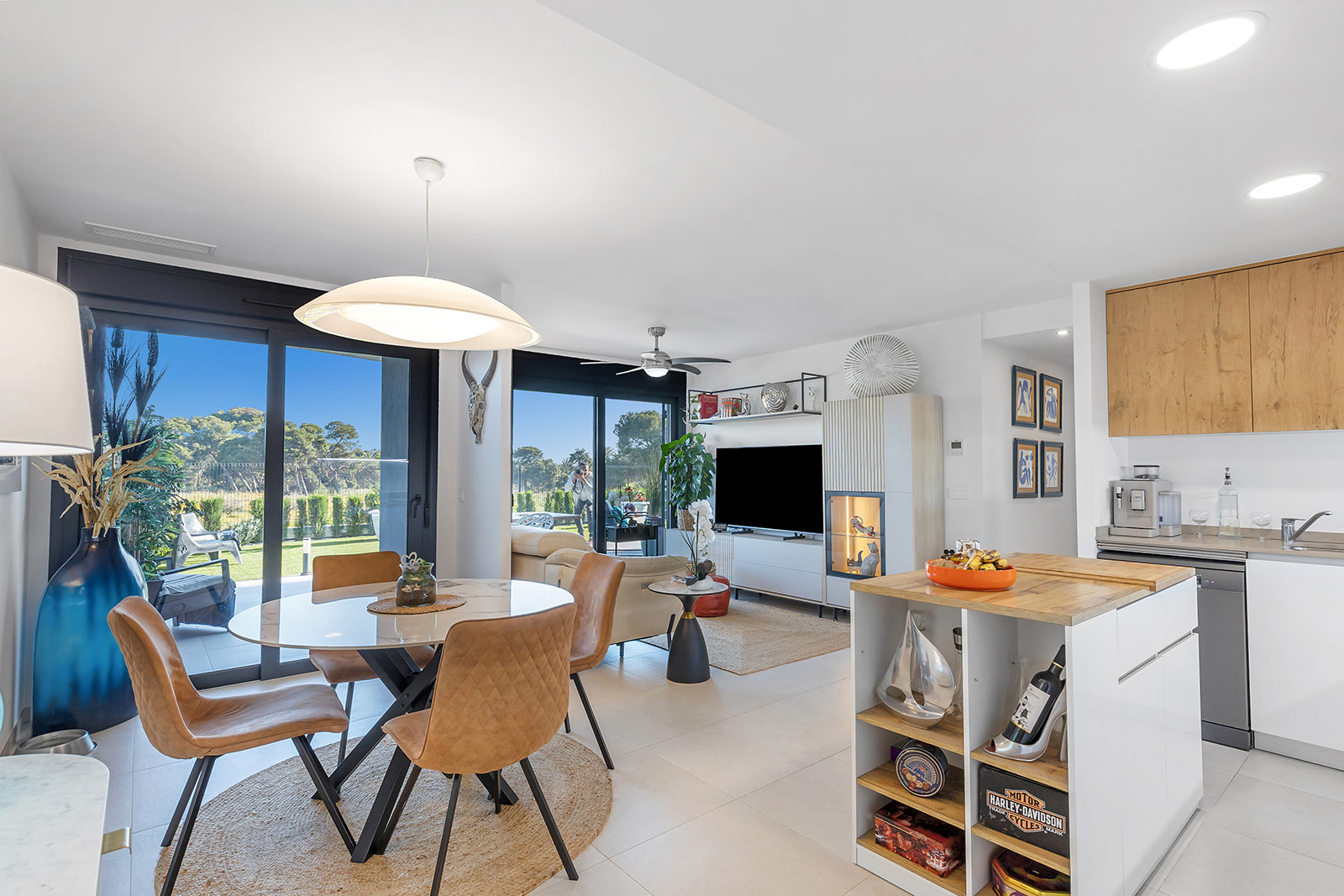 Master bedroom in apartment for sale in Torrevieja