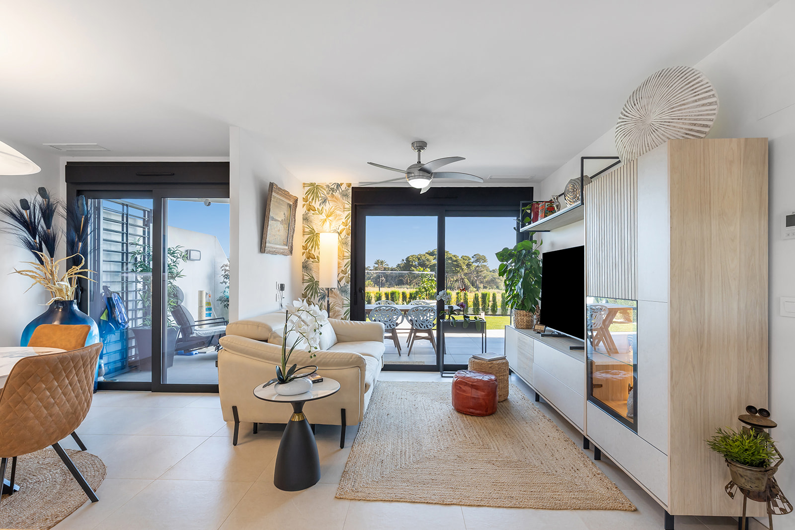 Terrace in apartment for sale in Torrevieja