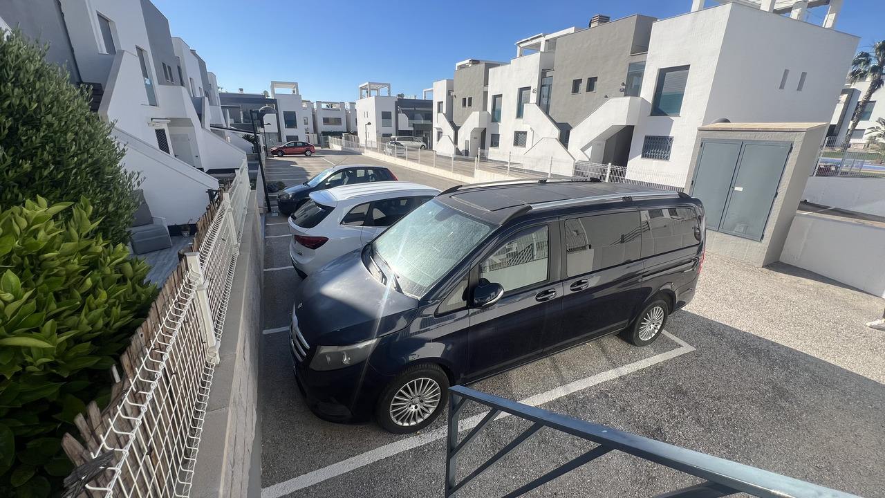 Master bedroom in apartment for sale in La Zenia