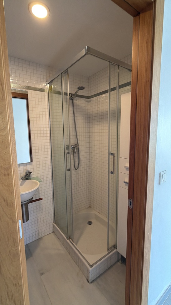 Bathroom in apartment for sale in Villajoyosa