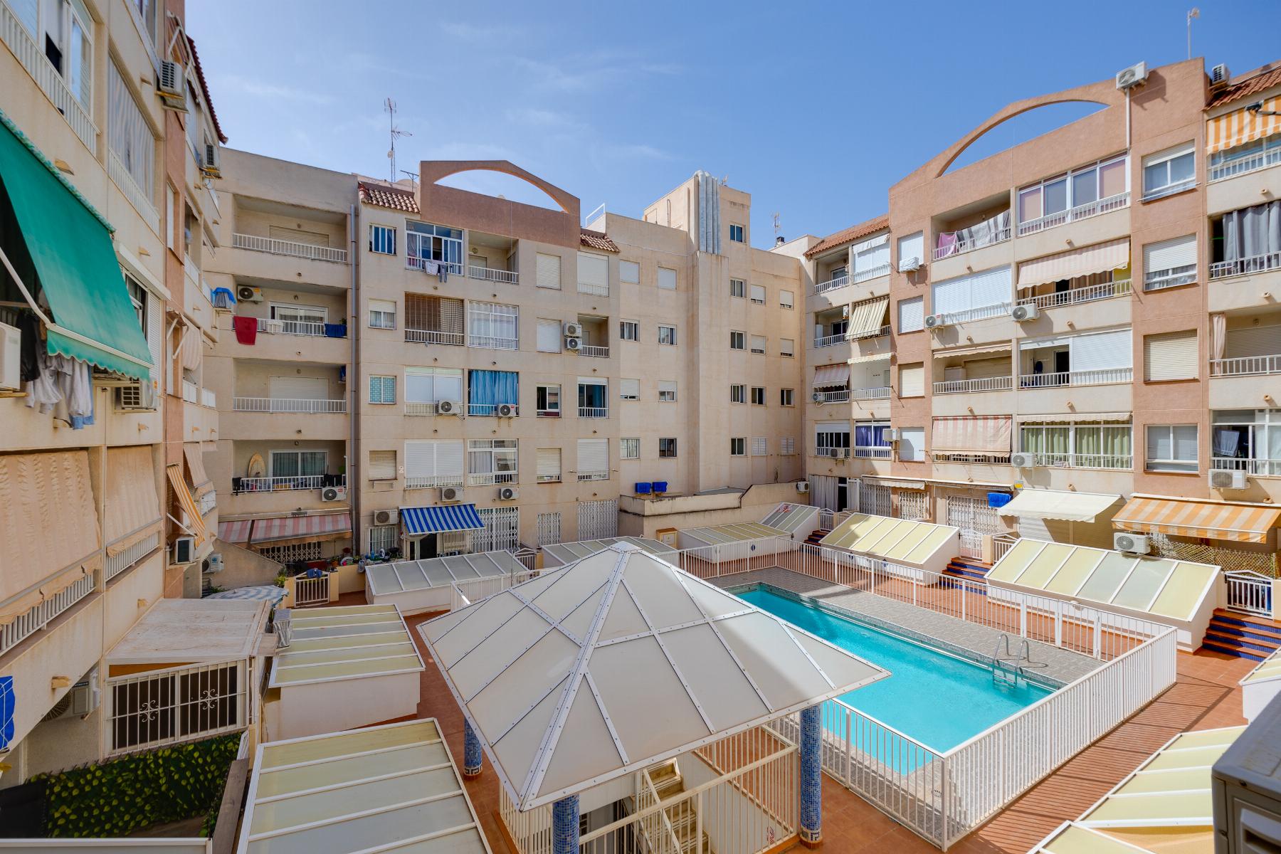 Garden in apartment for sale in Torrevieja