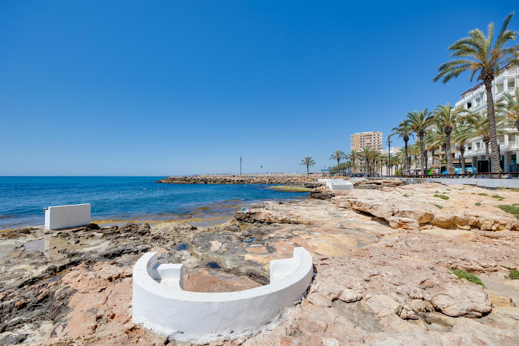 Bedroom in apartment for sale in Torrevieja