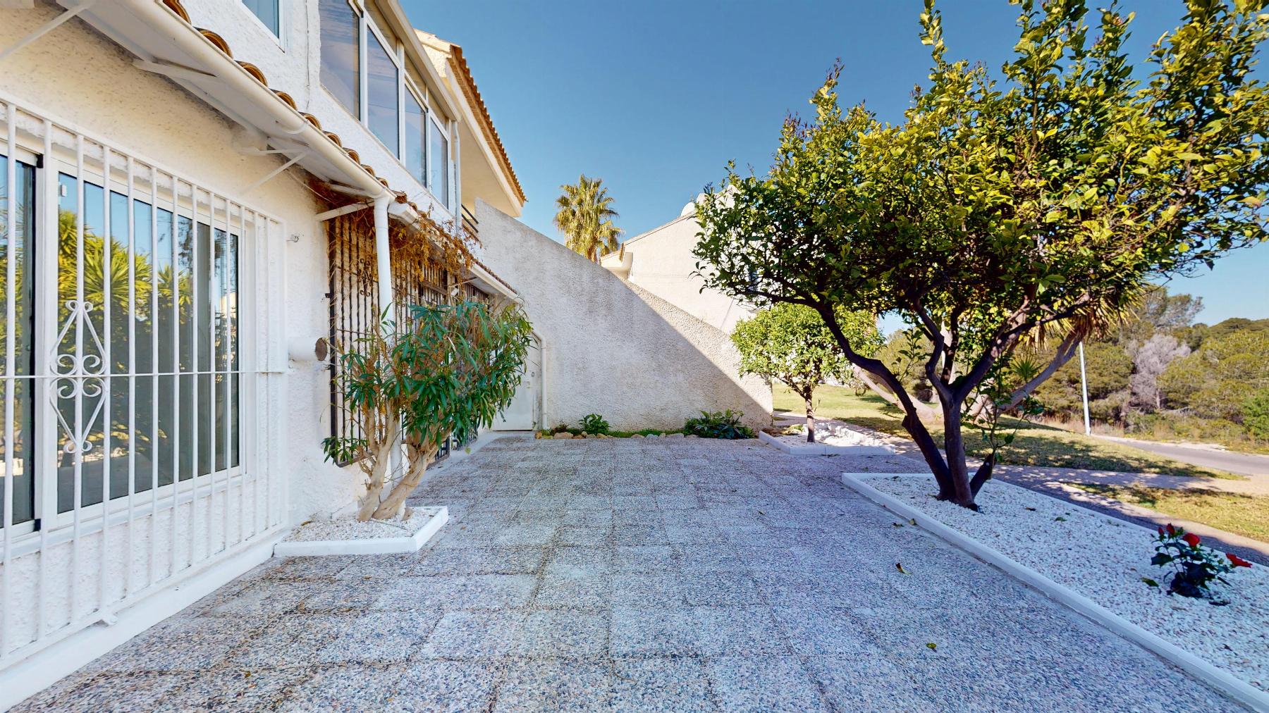 Master bedroom in bungalow for sale in Orihuela Costa