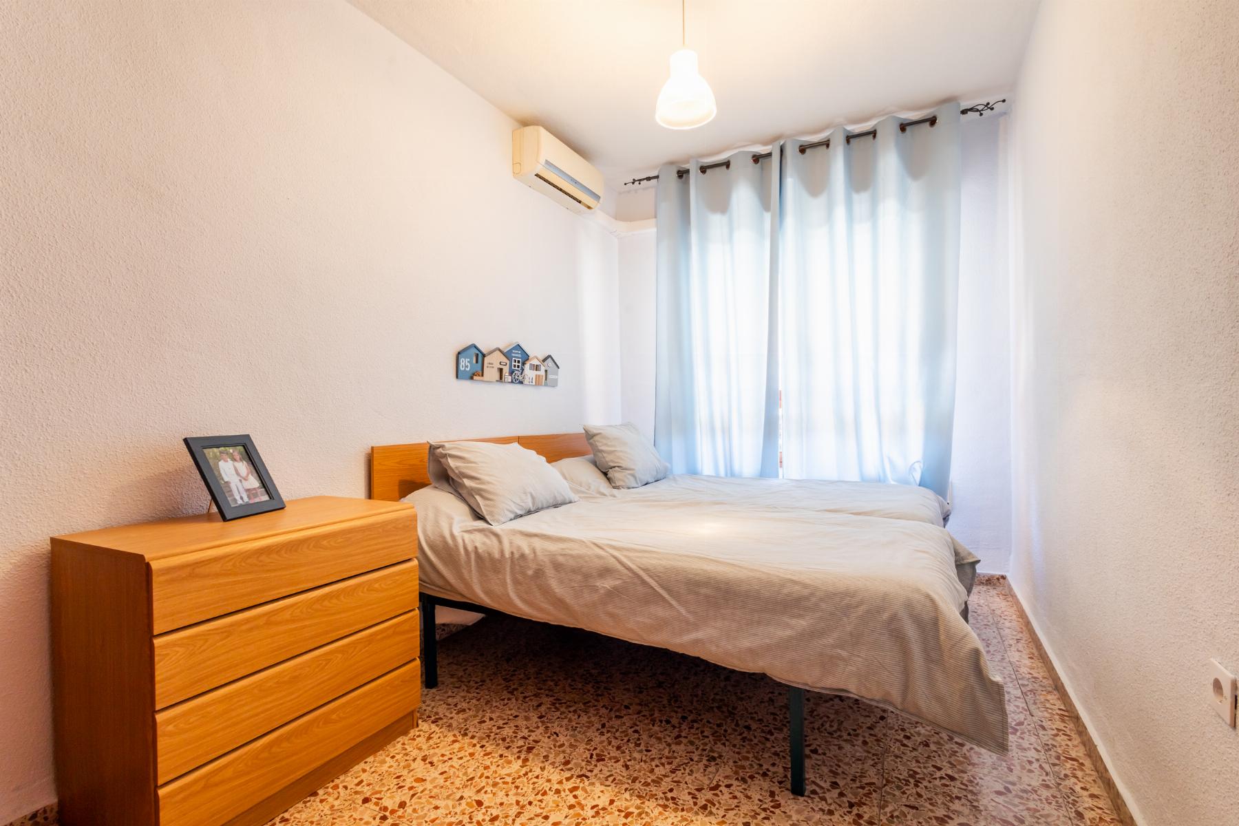 Master bedroom in apartment for sale in Torrevieja