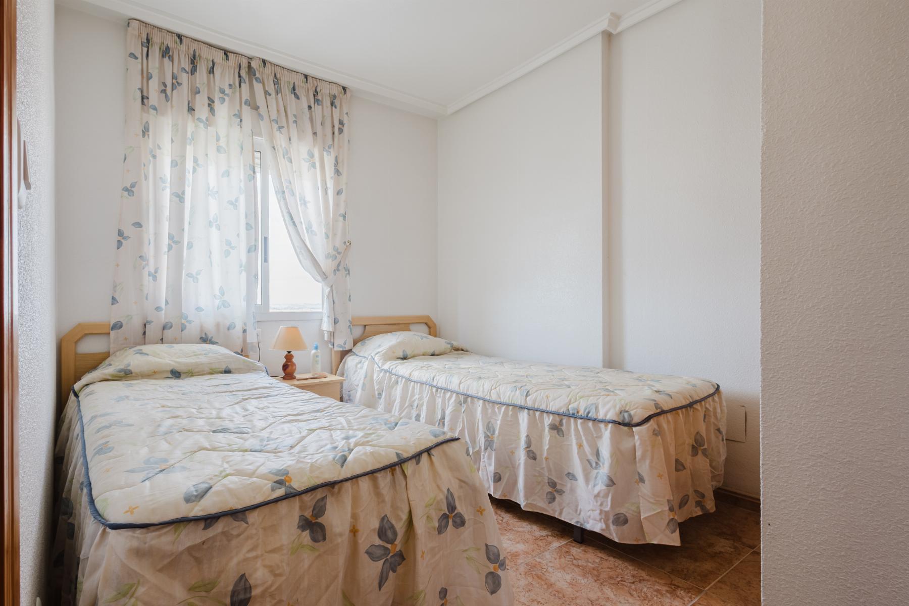 Master bedroom in apartment for sale in Torrevieja