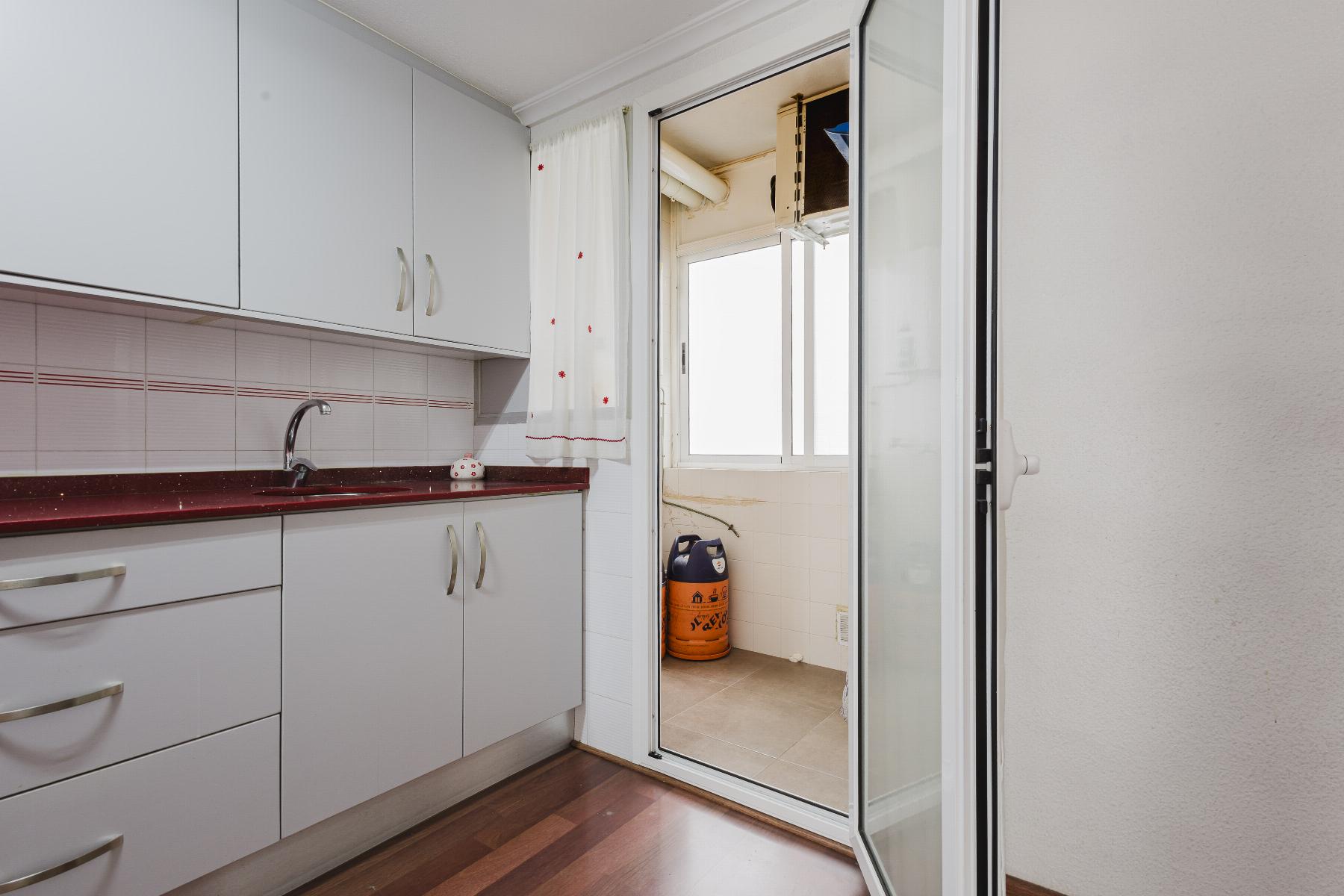 Kitchen in apartment for sale in Torrevieja