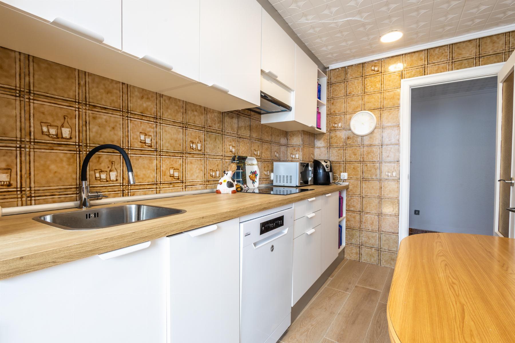 Master bedroom in apartment for sale in Torrevieja