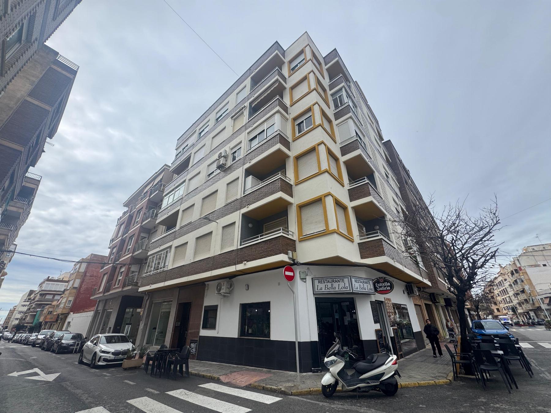 Kitchen in apartment for sale in Torrevieja