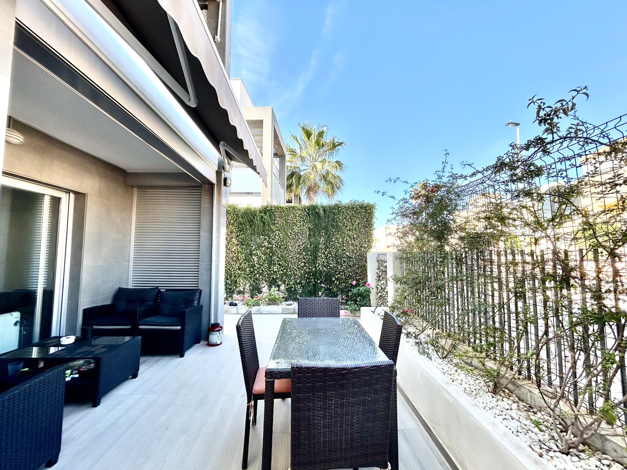 Garden in apartment for sale in Punta Prima