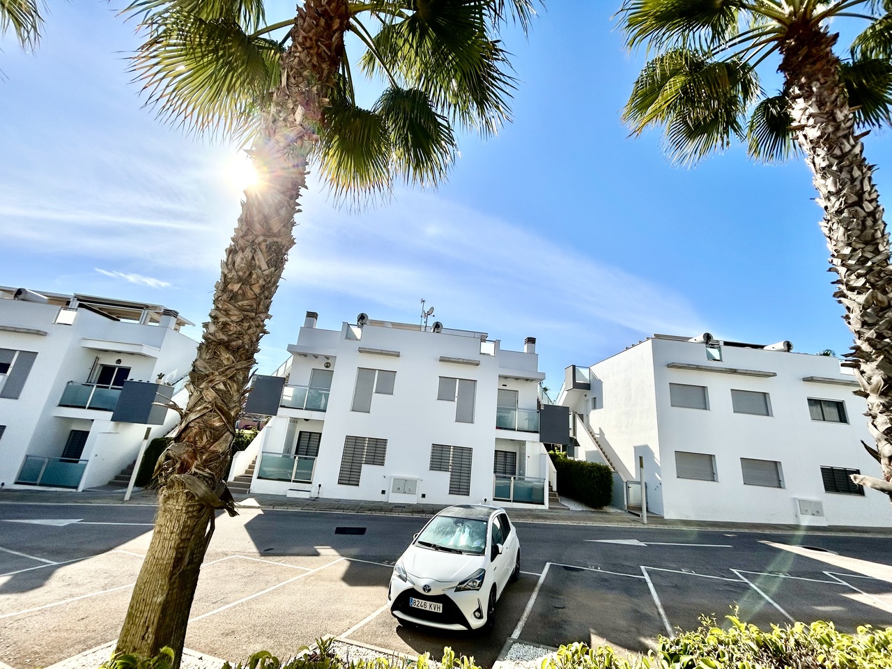 Garden in apartment for sale in Punta Prima