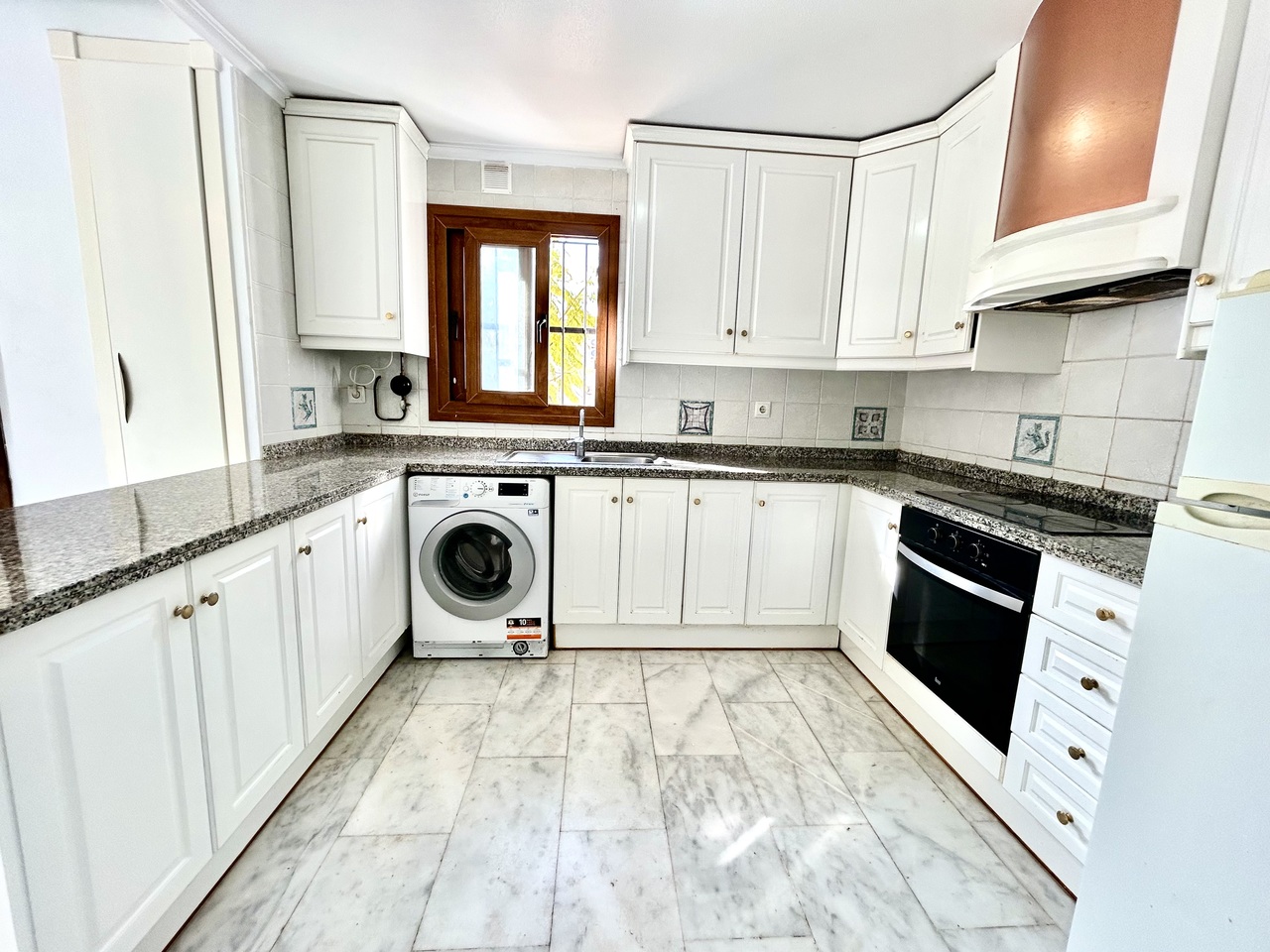 Bedroom in apartment for sale in Villamartin