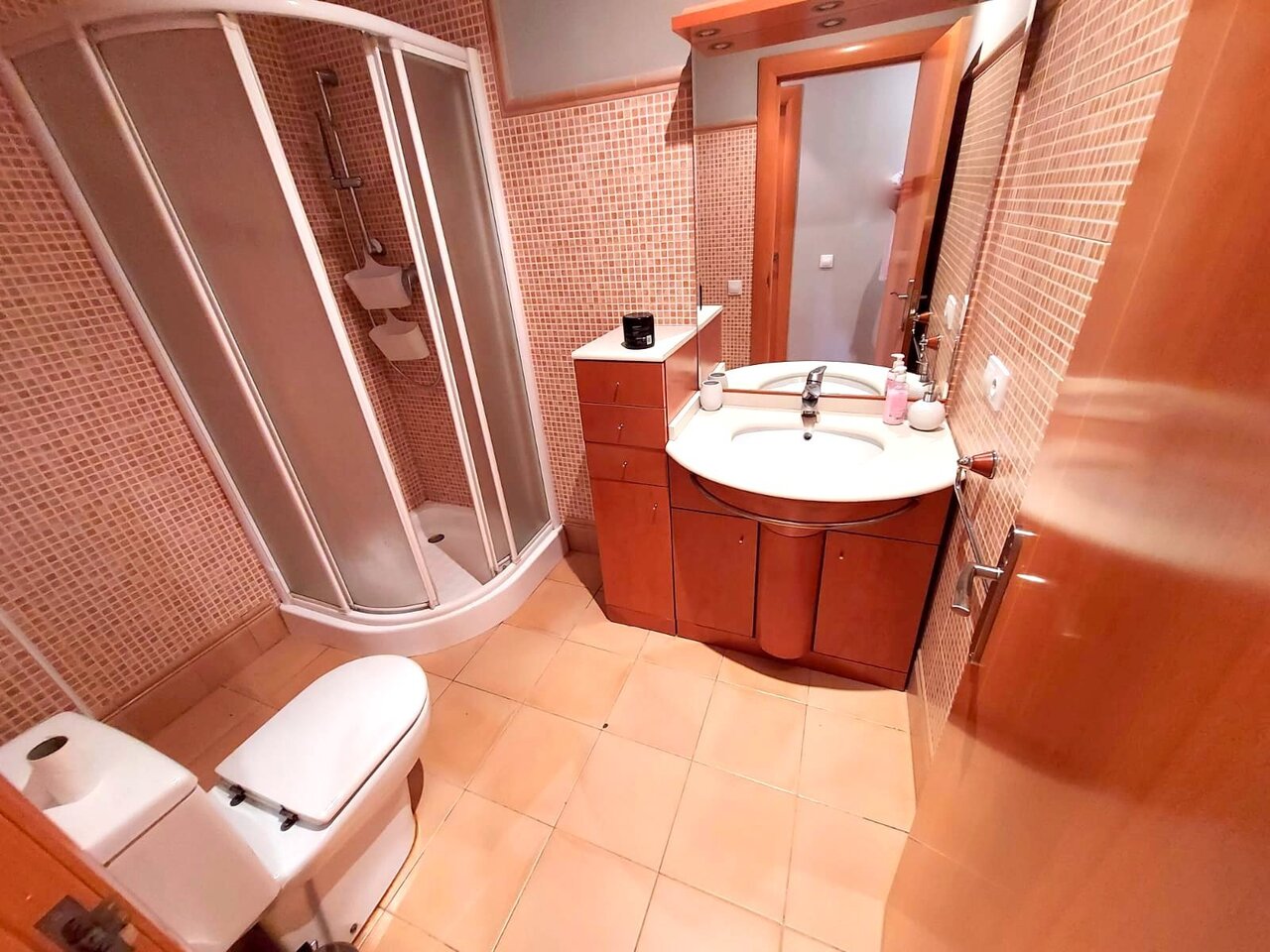 Master bedroom in villa for sale in Murcia