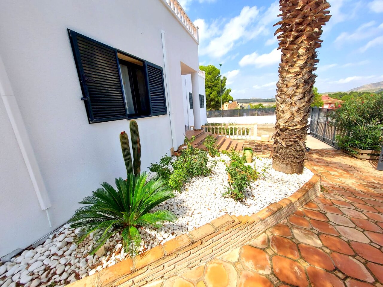 Master bedroom in villa for sale in Murcia