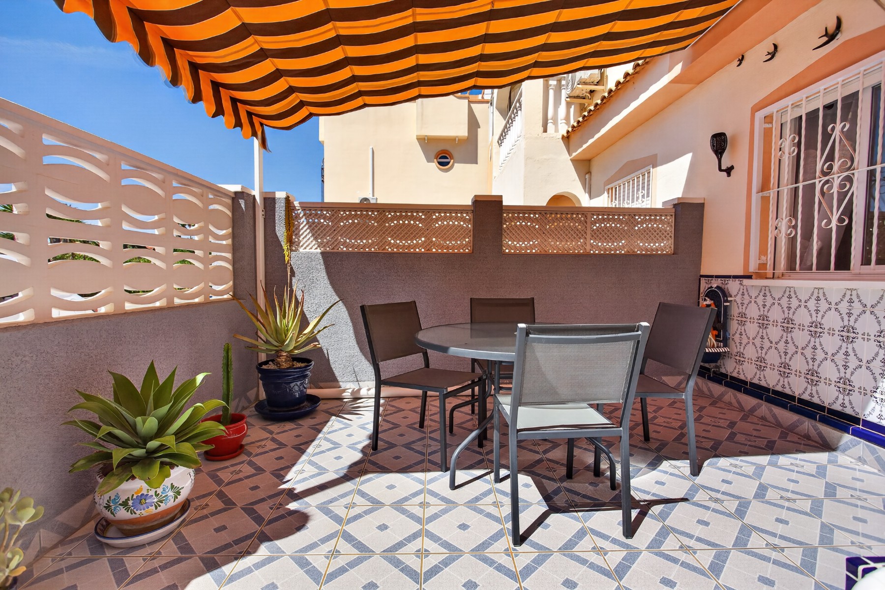 Garden in apartment for sale in Orihuela Costa