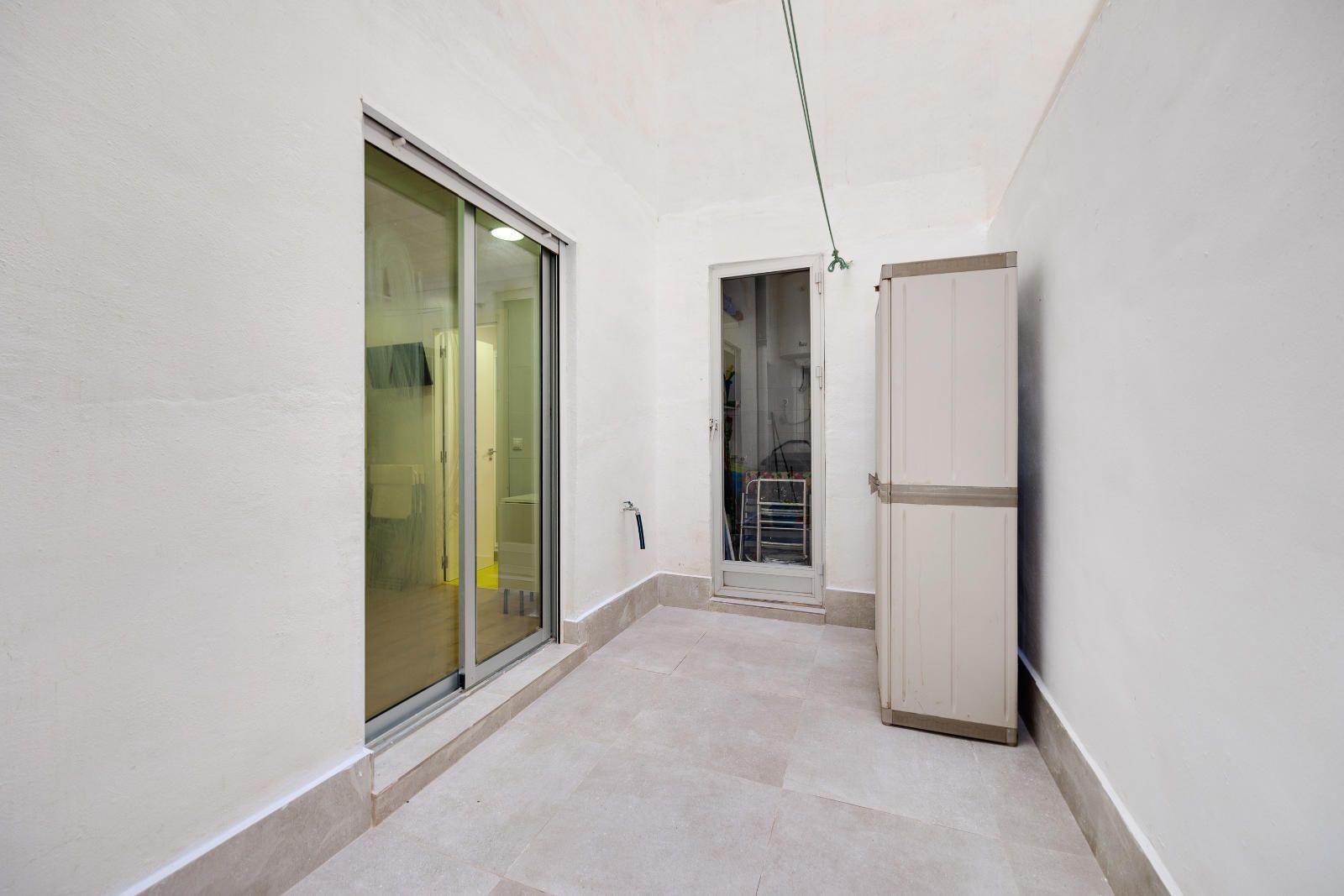 Bedroom in apartment for sale in Torrevieja