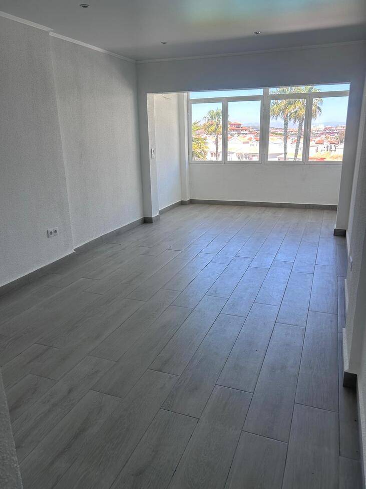Dining area in duplex for sale in Torrevieja